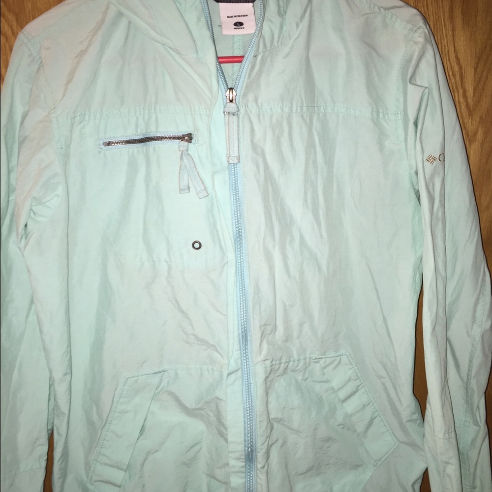 mint colored Columbia jacket size L